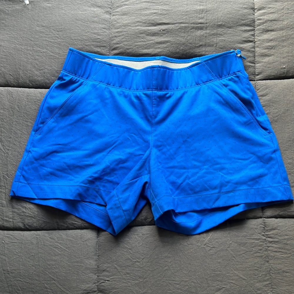 underarmor blue polkadot shorts (womens 4)